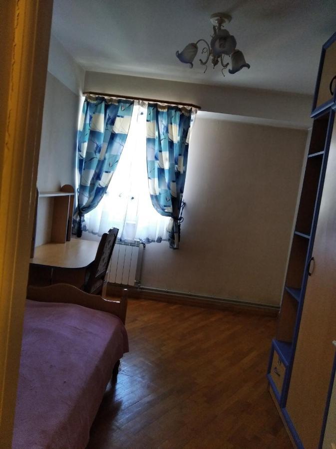3 Room Apartment In Small Center Of Ereván Exterior foto