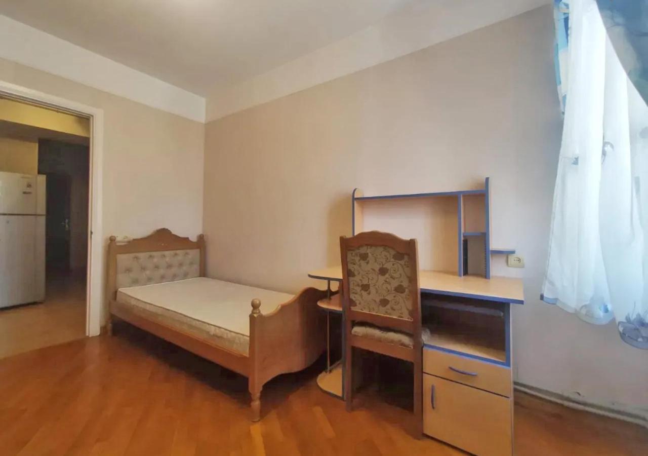 3 Room Apartment In Small Center Of Ereván Exterior foto